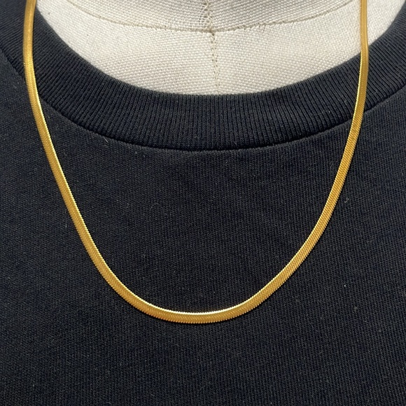 Gold plated herringbone chain - Picture 4 of 9
